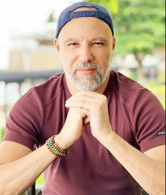 [Ảnh giáo viên Rachid Bellafar]